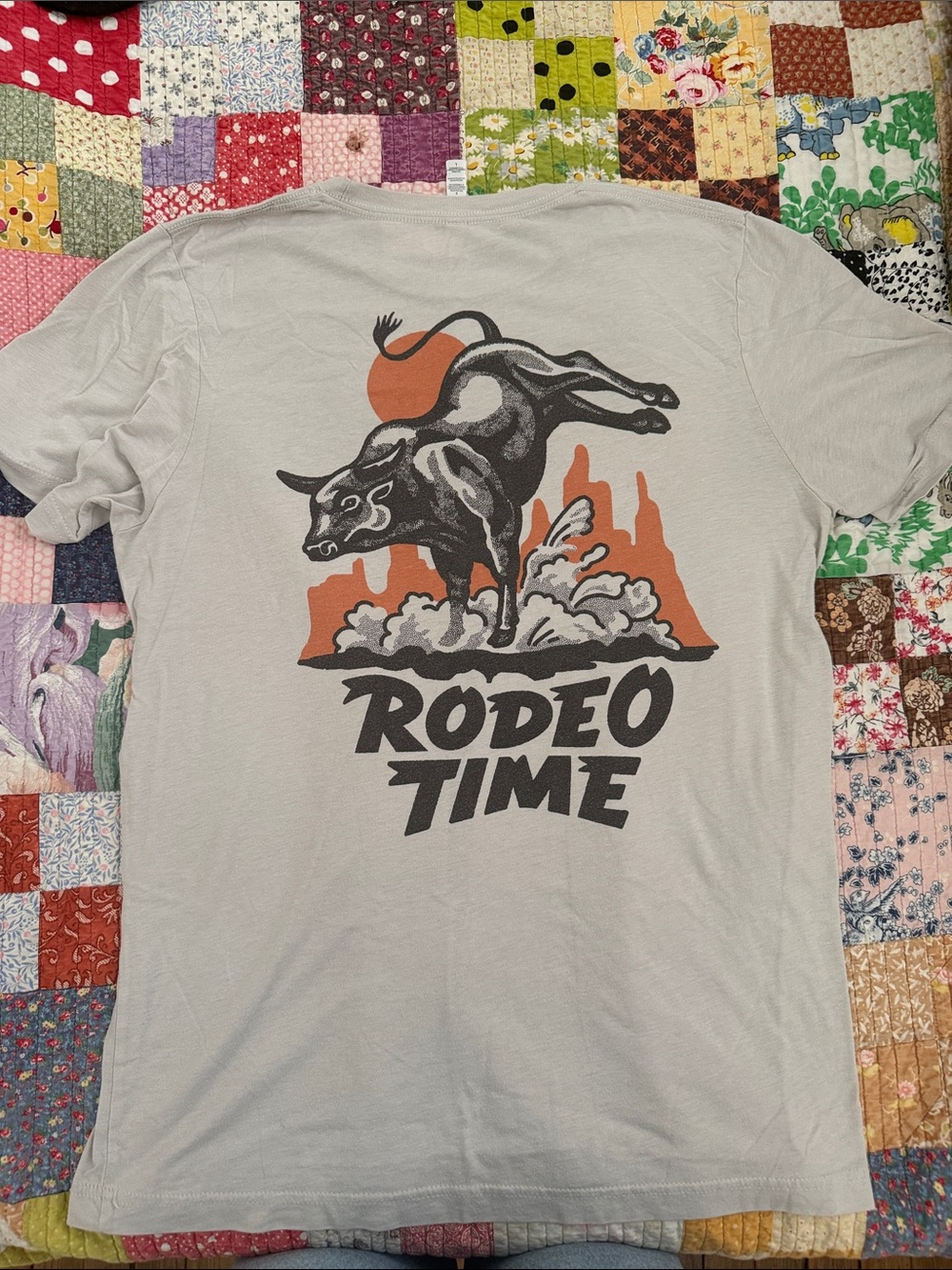 Gildan Light Gray 'Rodeo Time' Bull Graphic Tee